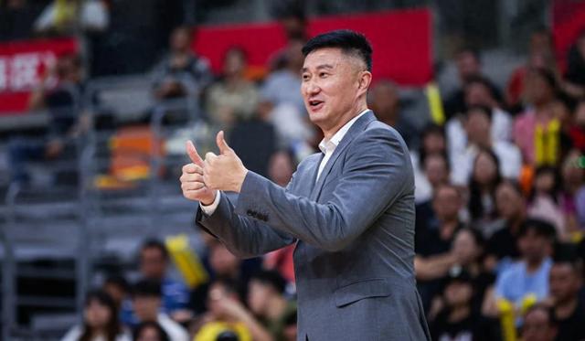 广东宏远胜出，取得三连胜，领跑全联盟的简单介绍