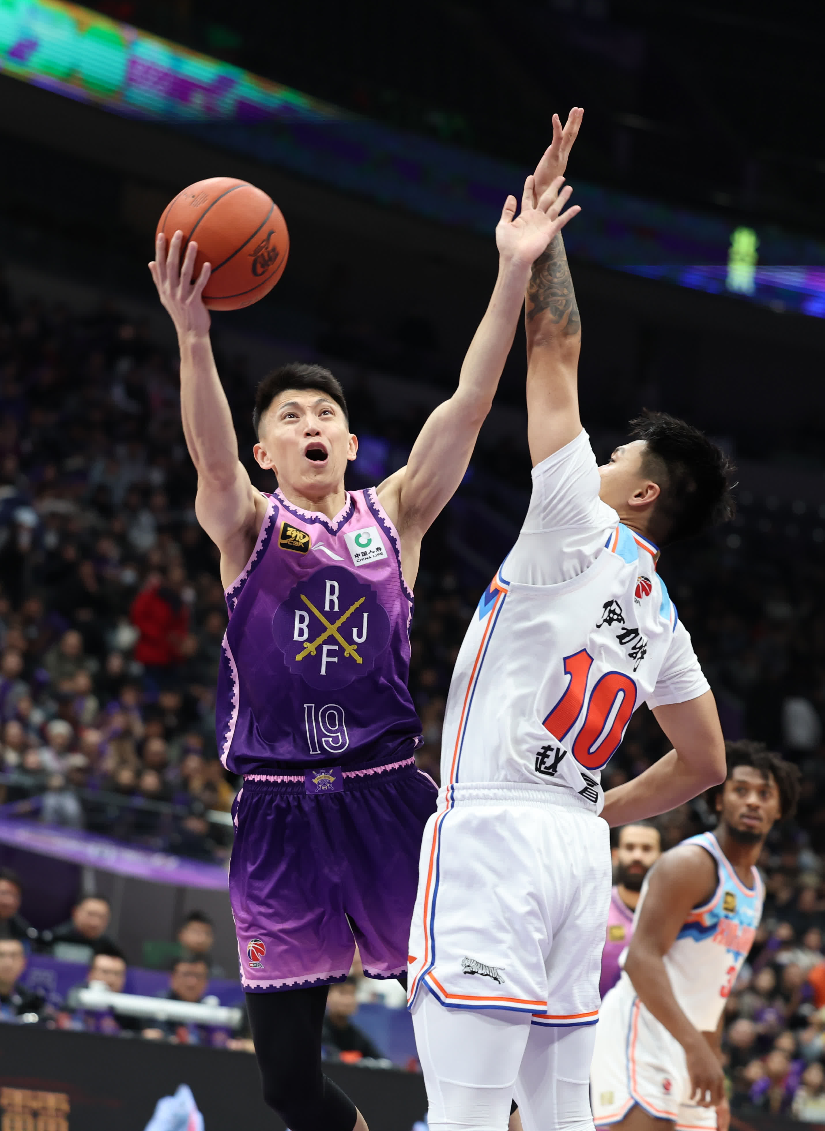 人队在全球篮球盛事中吸睛无数
