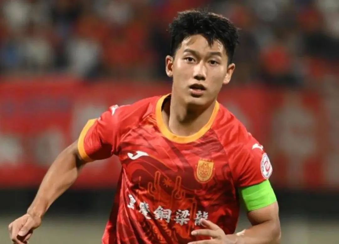 九游体育-包含上港夏窗本土首签锁定中甲金靴！近期两场比赛进五球，将接班武磊的词条