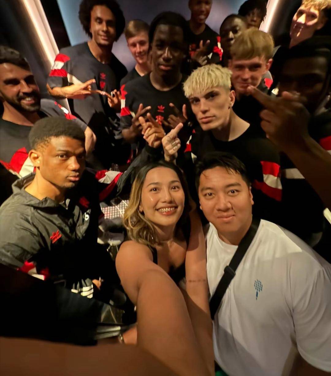九游体育-曼联和切尔西或重启加纳乔换雅克松，二人有3000万镑差价(曼联和切尔西什么关系)