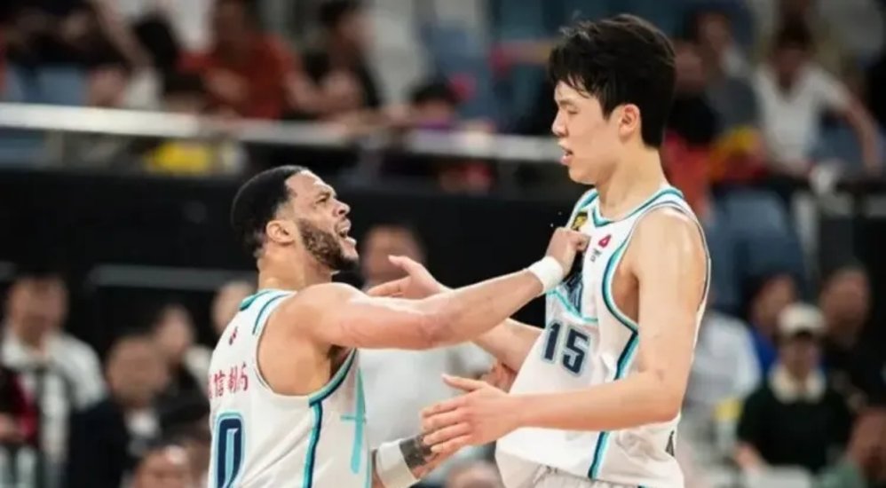 九游体育-记者：刘维伟与青岛俱乐部完成续约上赛季2-3不敌广厦略显遗憾(沦陷系列三部曲)