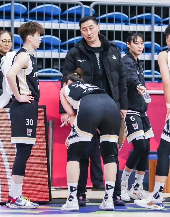 九游体育-江苏男篮不妨聘日本女篮前主帅为教练，重拾小快灵的打法(王楚钦为啥叫京圈太子爷)