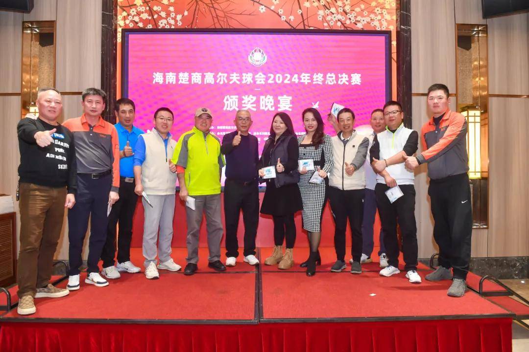 包含精彩的比赛纷至沓来，球员们为了胜利不遗余力的词条
